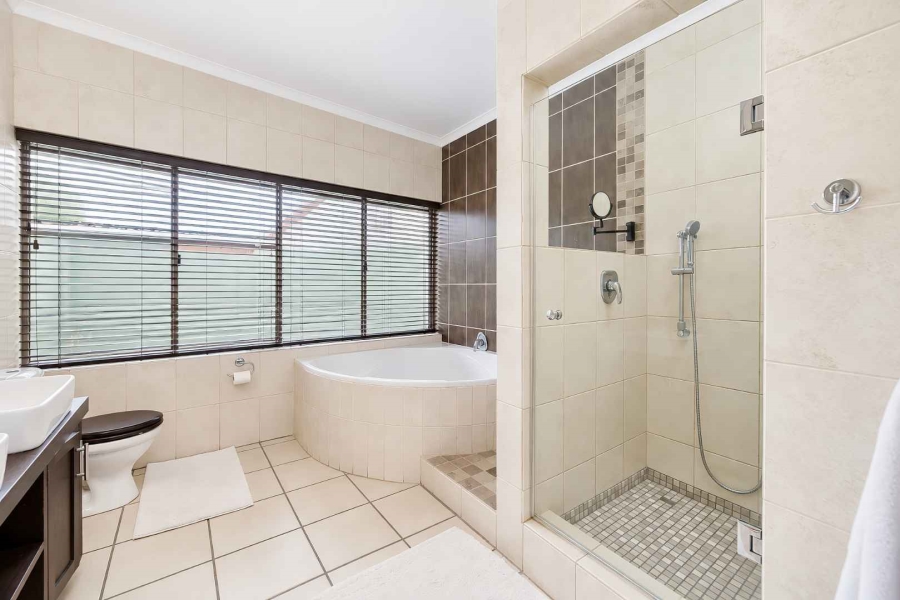 5 Bedroom Property for Sale in Fisherhaven Western Cape
